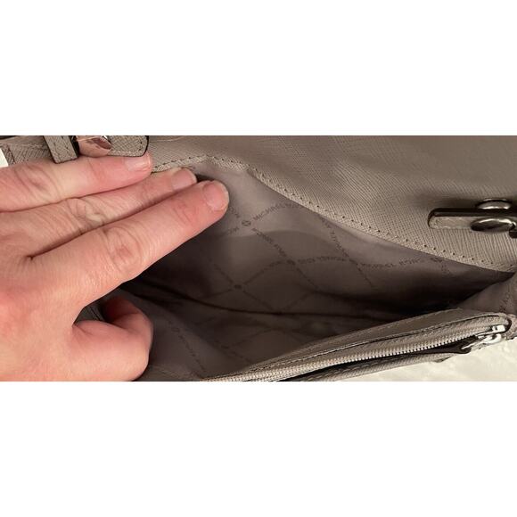 Michael Kors Jet Set Item Clutch MF Crossbody Light Gray - Picture 11 of 13